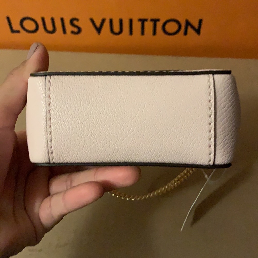❌Sold❌ Michael Kors Keyfob - Picture 3 of 5